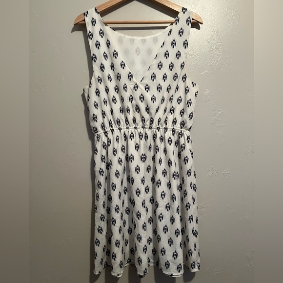 Everly Black and White Patterned Mini Sundress - Picture 7 of 12